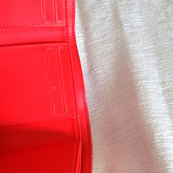 COA CHANEL Pink Quilted Patent Leather Classic Wallet - Picture 15 of 16